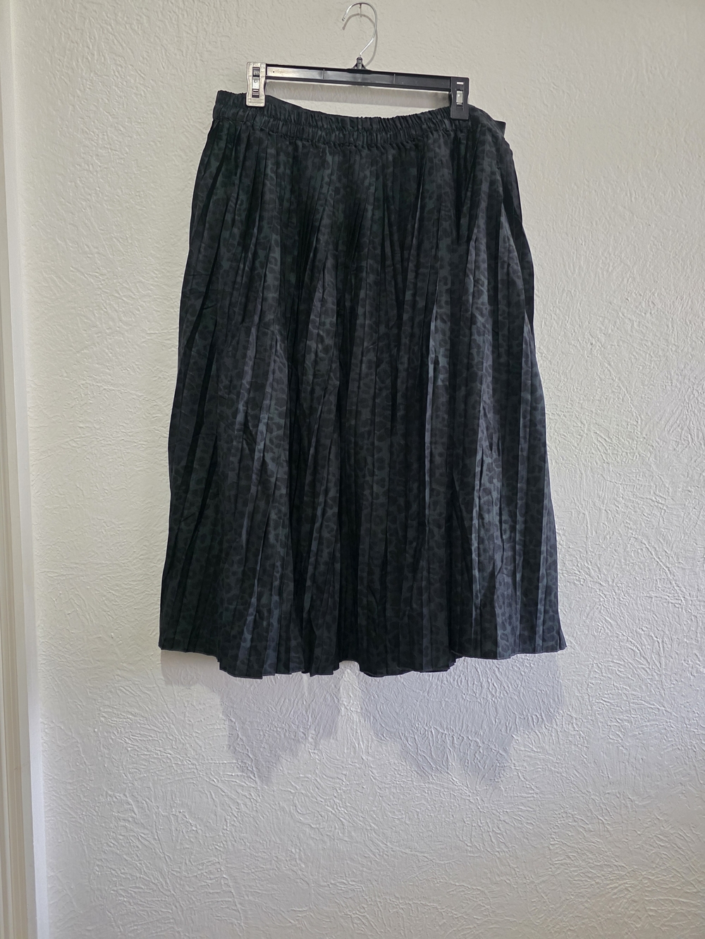 World Market Women's Forest Green Black Pleated Animal Print Midi Skirt